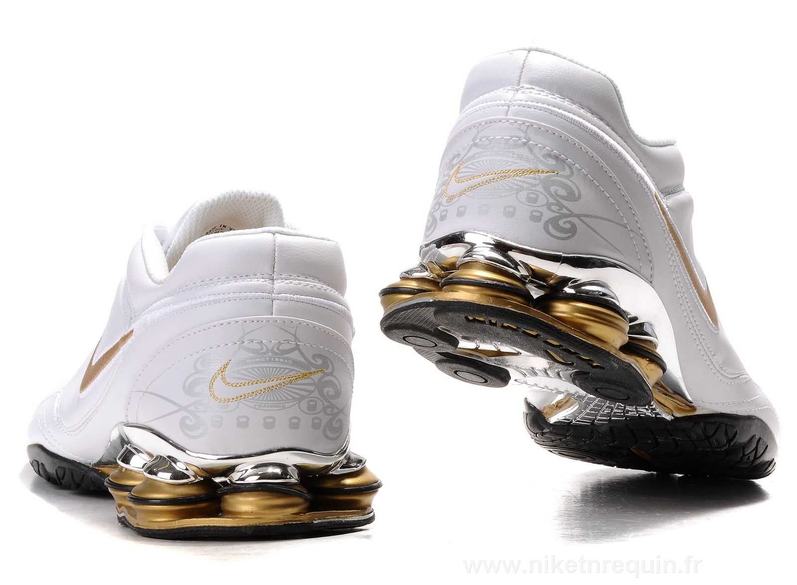 Blanc et chaussures ou nikeshox R5 (2).JPG